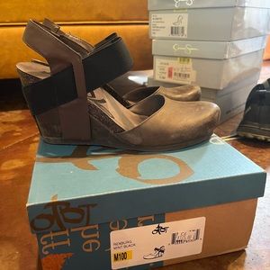 OTBT closed toe wedge